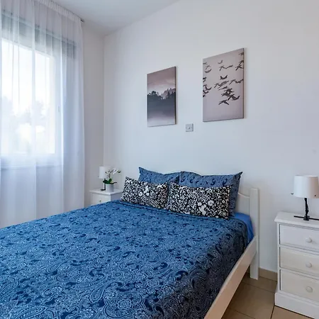Beautiful 2 Bed Apartment In Paphos Cyprus Exterior photo