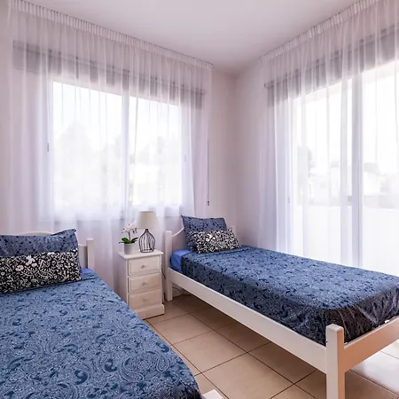 Beautiful 2 Bed Apartment In Paphos Cyprus Exterior photo