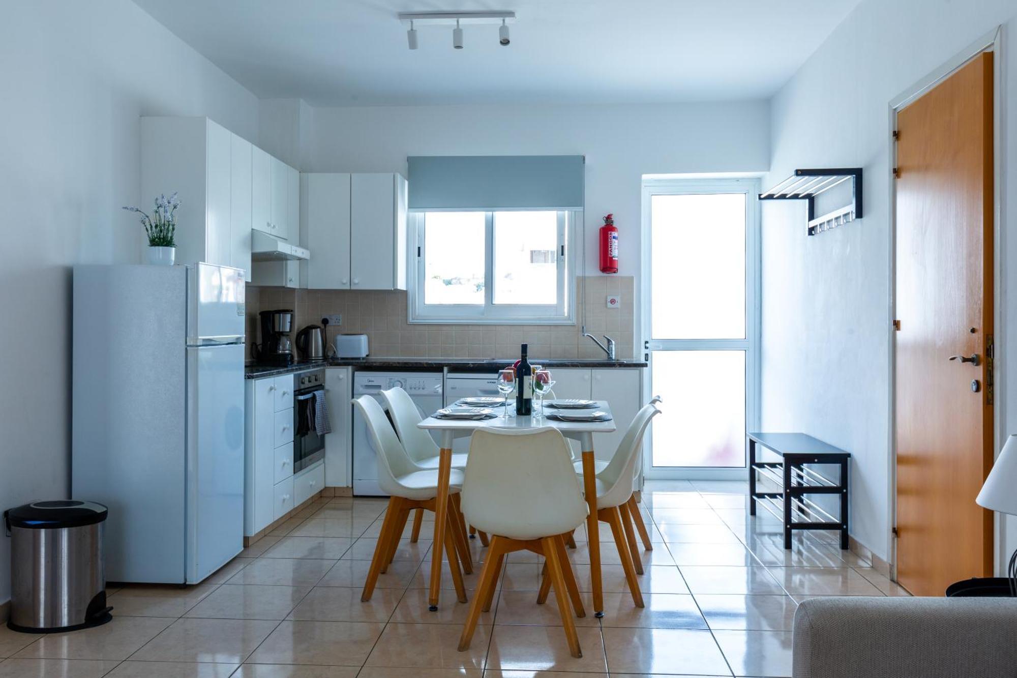 Apartment Beautiful 2 Bed In Cyprus